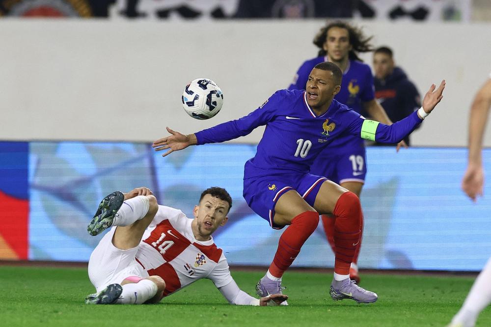 火箭轻取太阳，全队出战13人，取得三连胜.